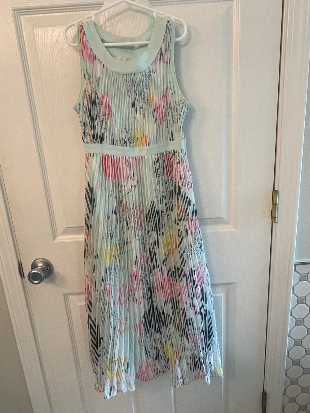 Rare Editions Mint Sleeveless Pleated Floral & Zebra Print Dress